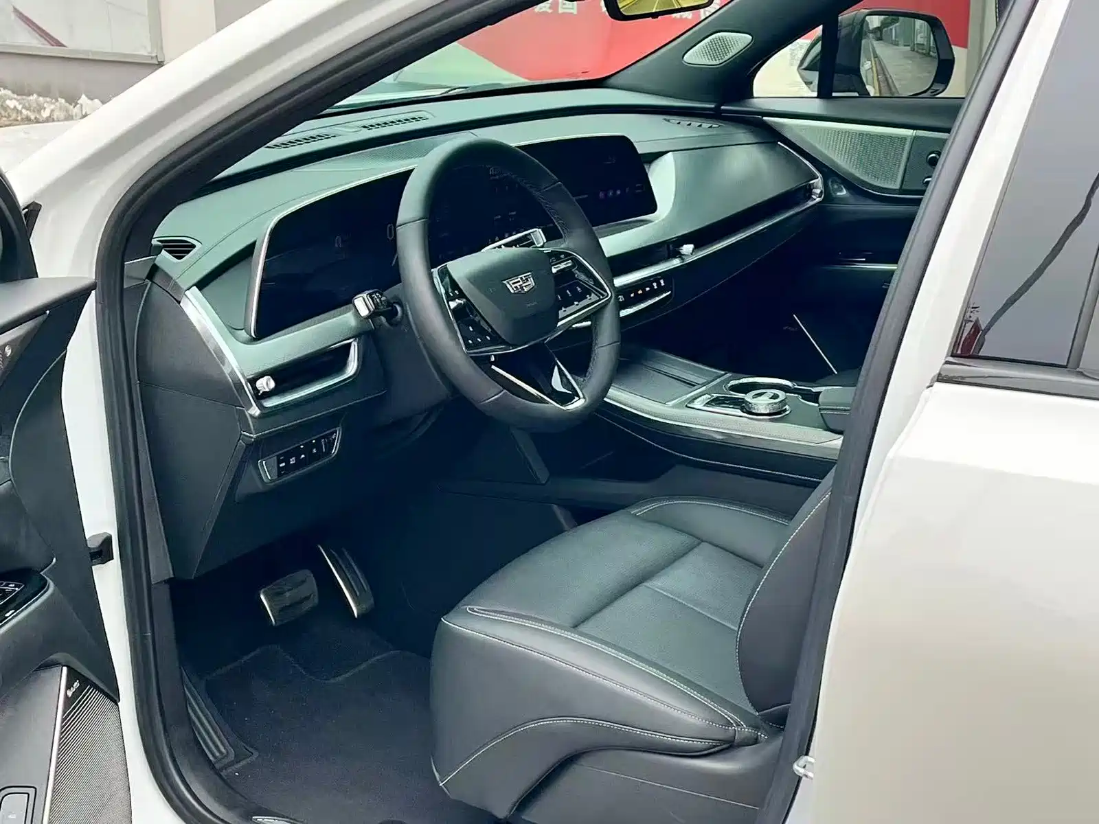 Фото 6 - Cadillac XT5
