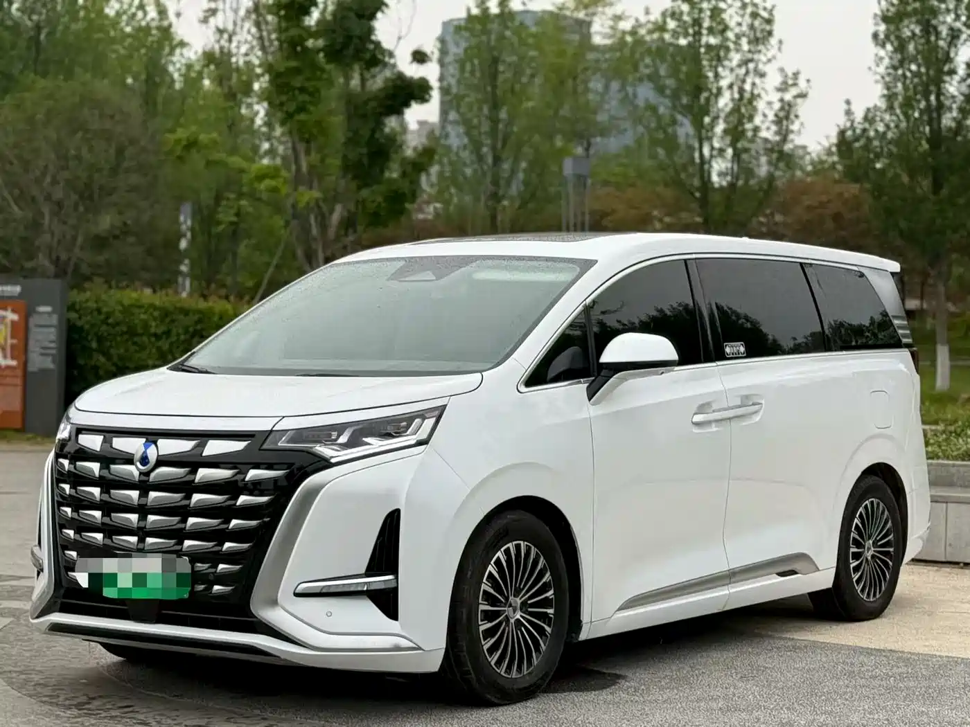 Denza D9 2022 DM-i 970 All-Wheel Drive Honor Edition