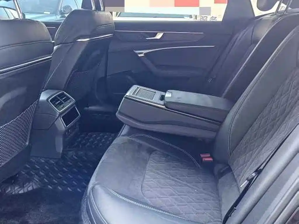 Фото 3 - Audi A6L
