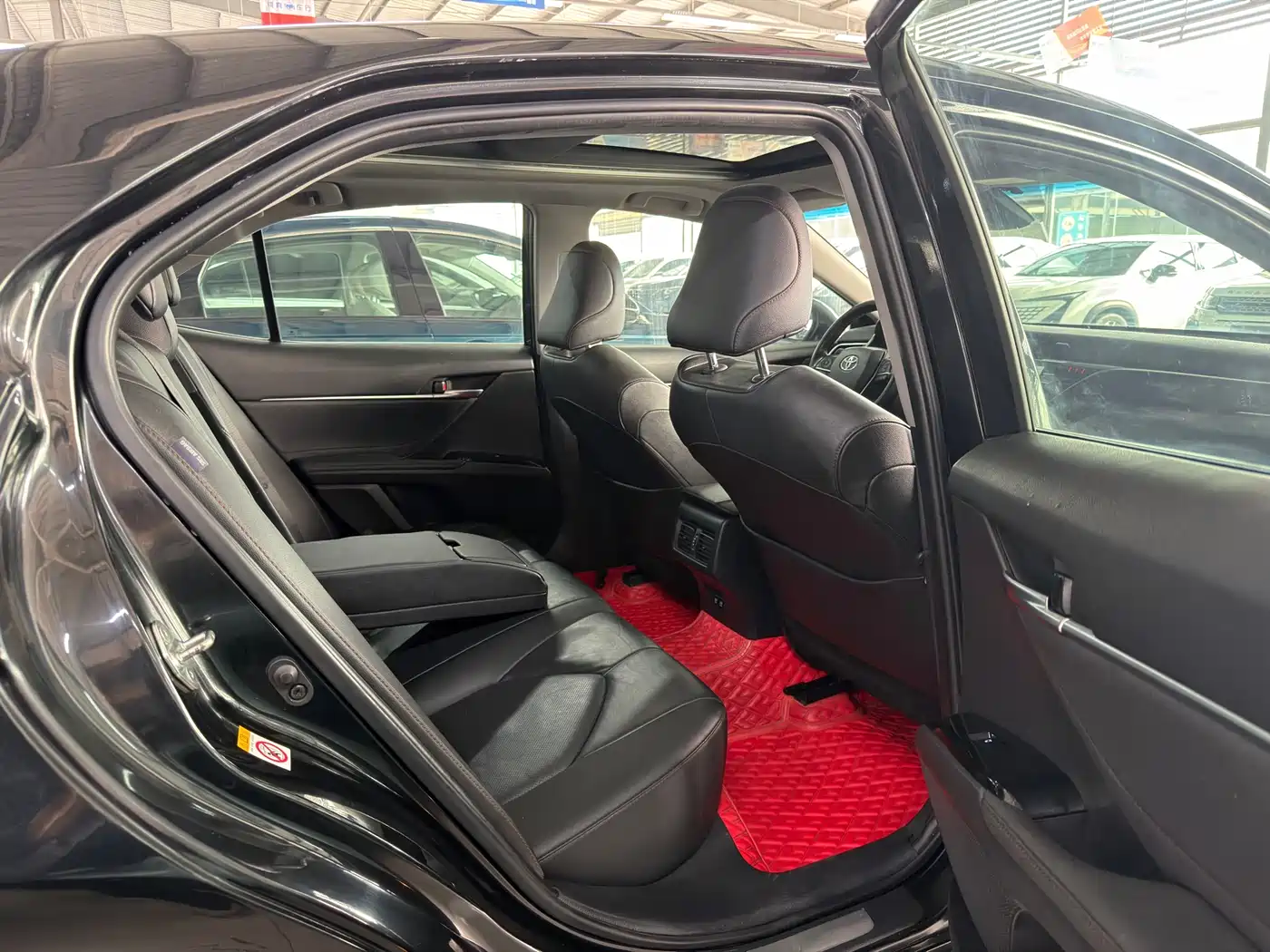 Toyota Camry 2018 2.5G Luxury Edition фото 17