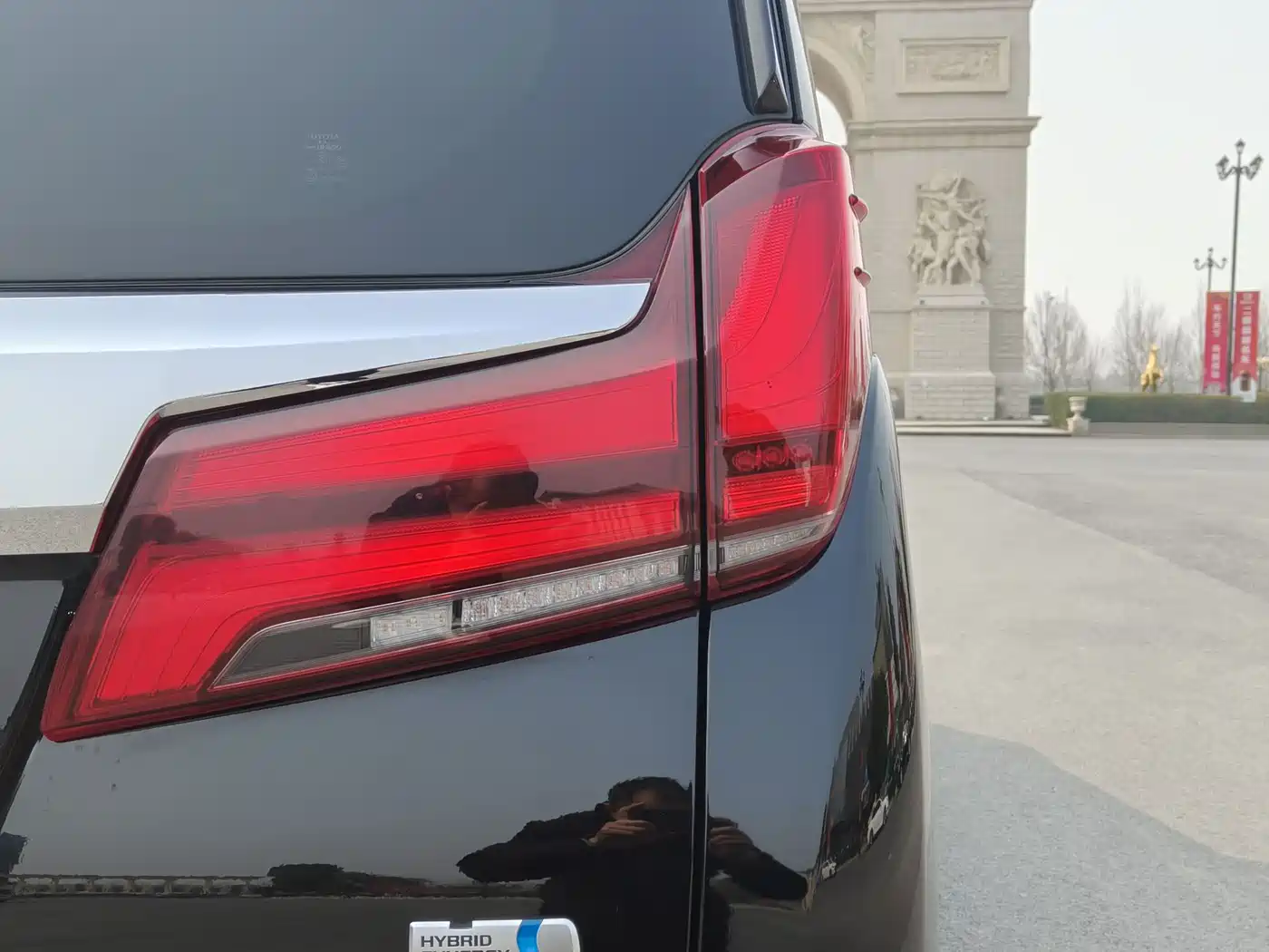 Toyota Alphard 2019 Hybrid 2.5L Premium Edition фото 12