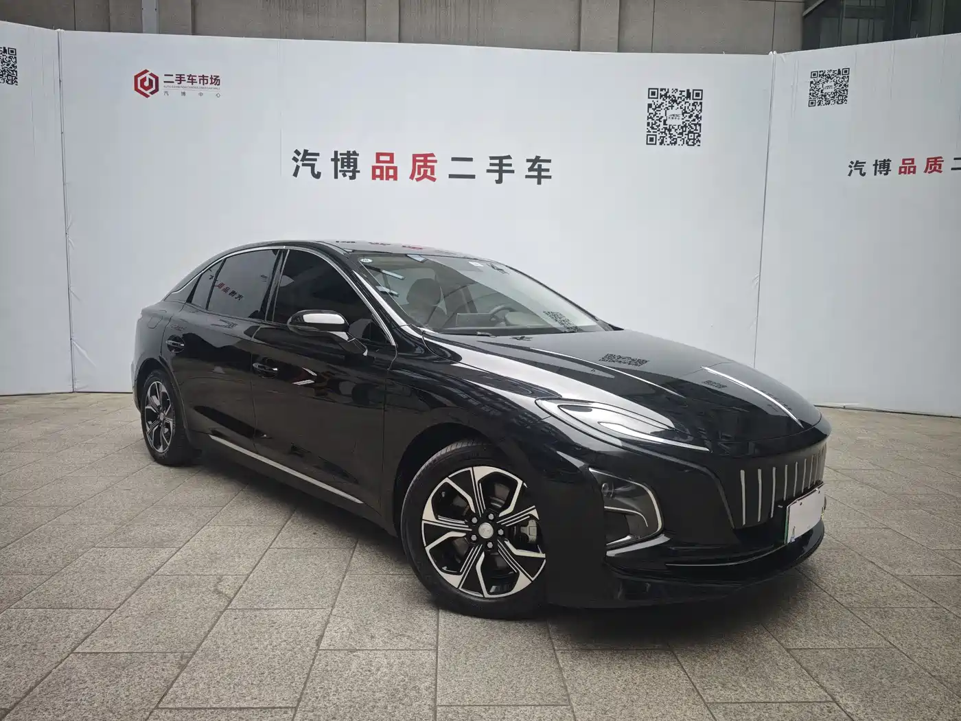 Hongqi E-QM5 2022 431km Charging Enjoyment Edition фото 3
