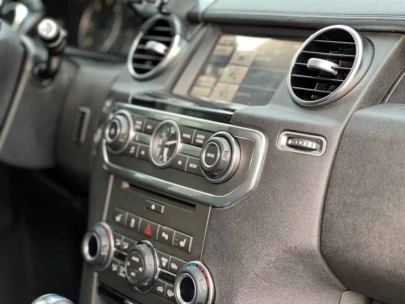 Фото 22 - Land Rover Discovery