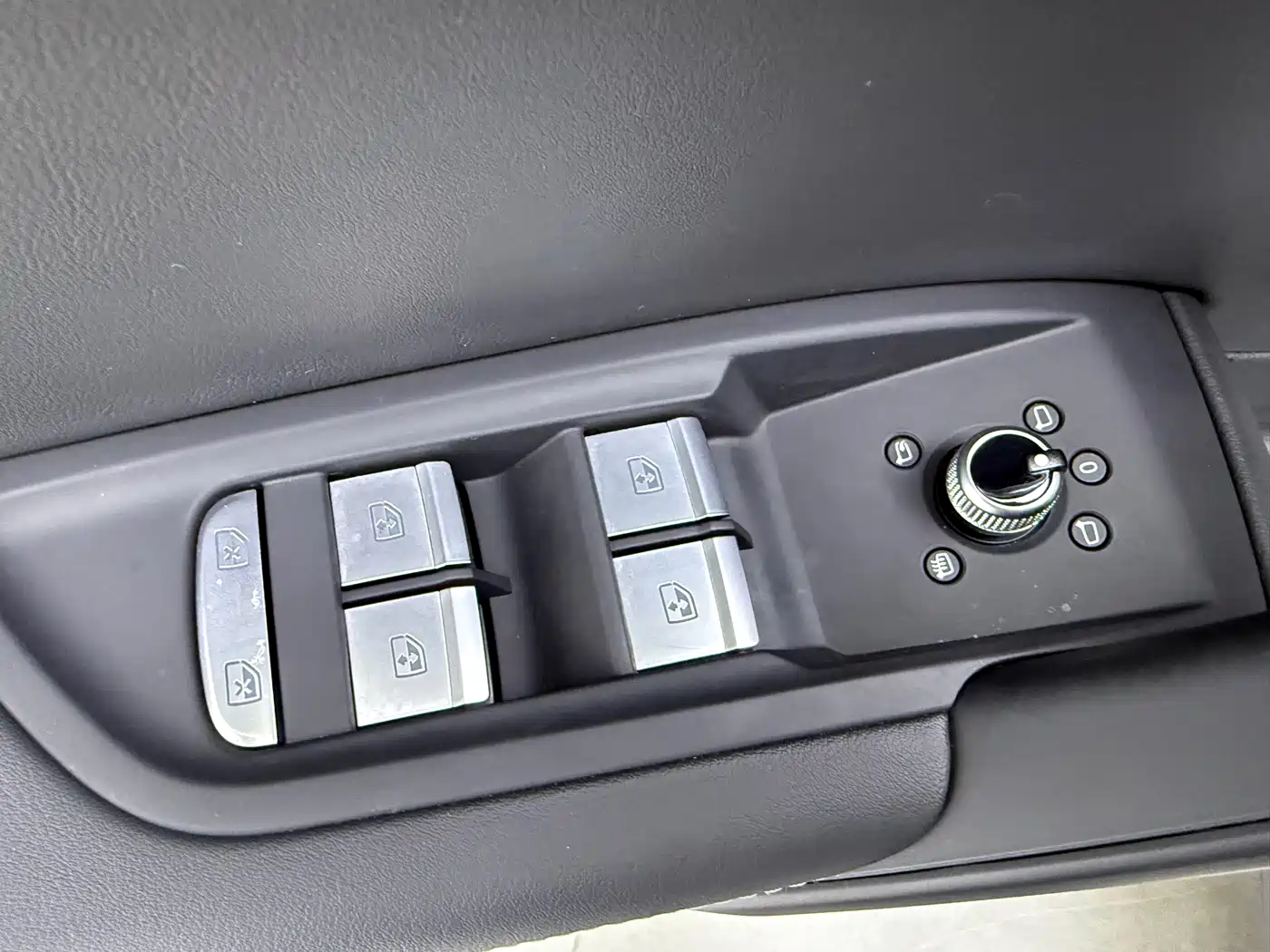 Audi Q5L 2023 40T Luxury Elegance фото 18