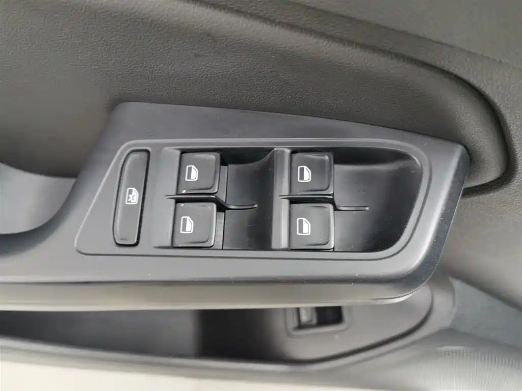 Volkswagen Lamando 2018 280TSI DSG Comfort Edition фото 9
