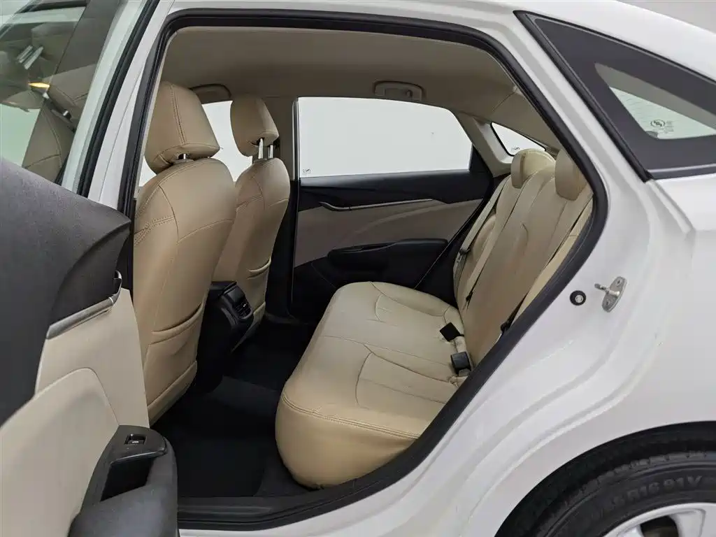 Buick Excelle 2021 Exemplar 1.5L Auto Progressive фото 15