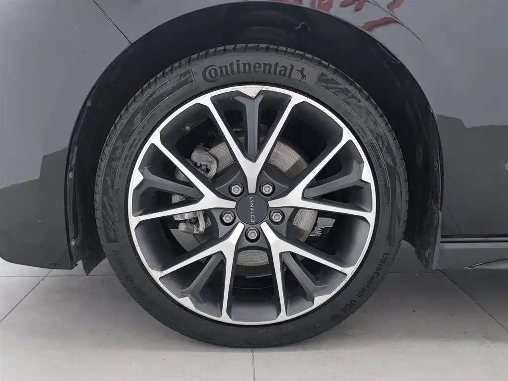 Lynk & Co 03 2021 1.5TD DCT Jin Champion Edition фото 17