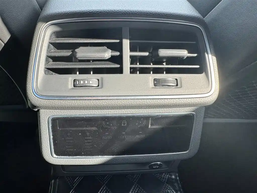 Audi A6L 2023 45 TFSI Premium Selection Dynamic фото 10