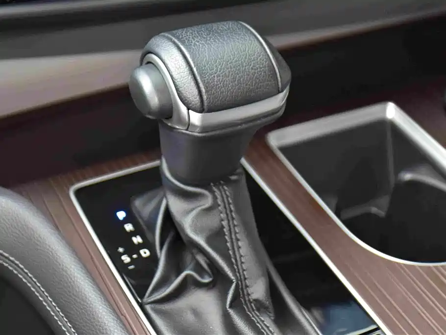 Toyota Granvia 2023 2022 2.5L Hybrid Premium Edition
