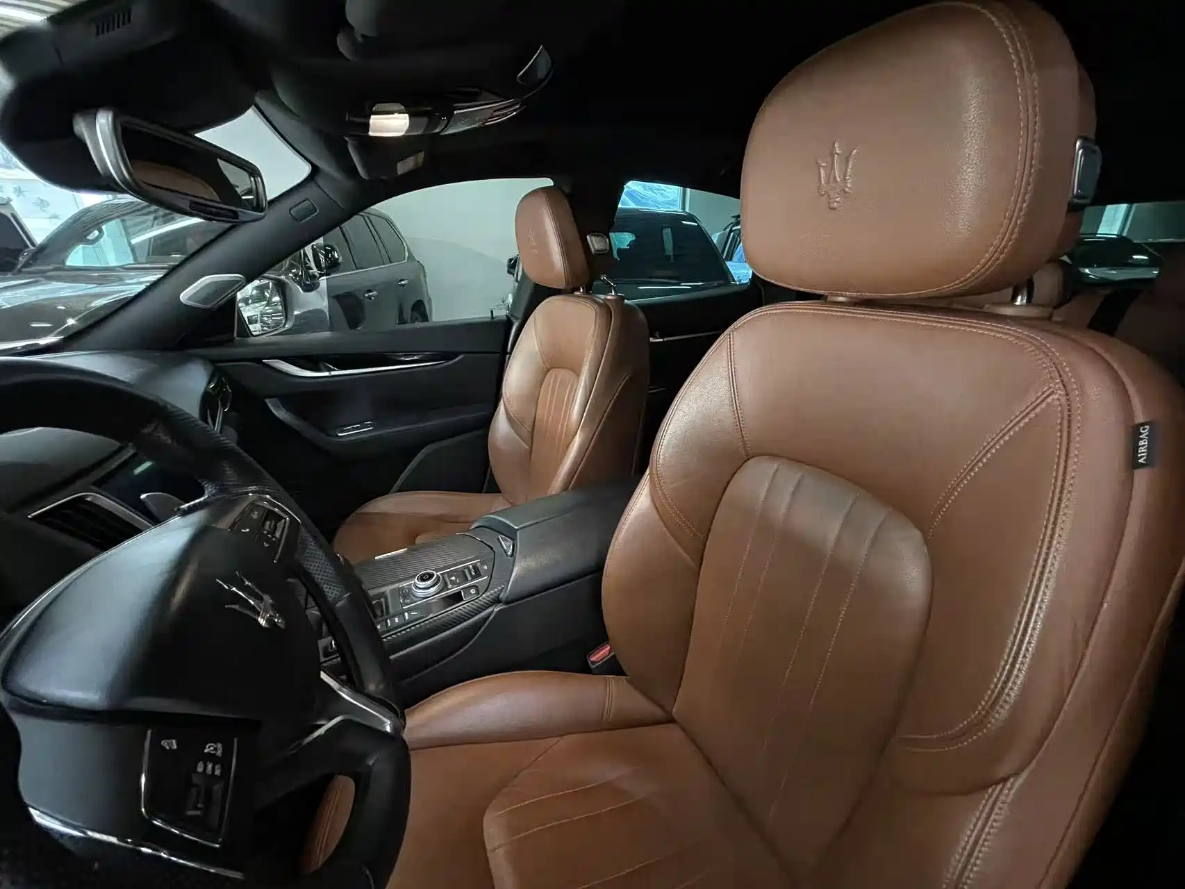 Photo 11 - Maserati Levante