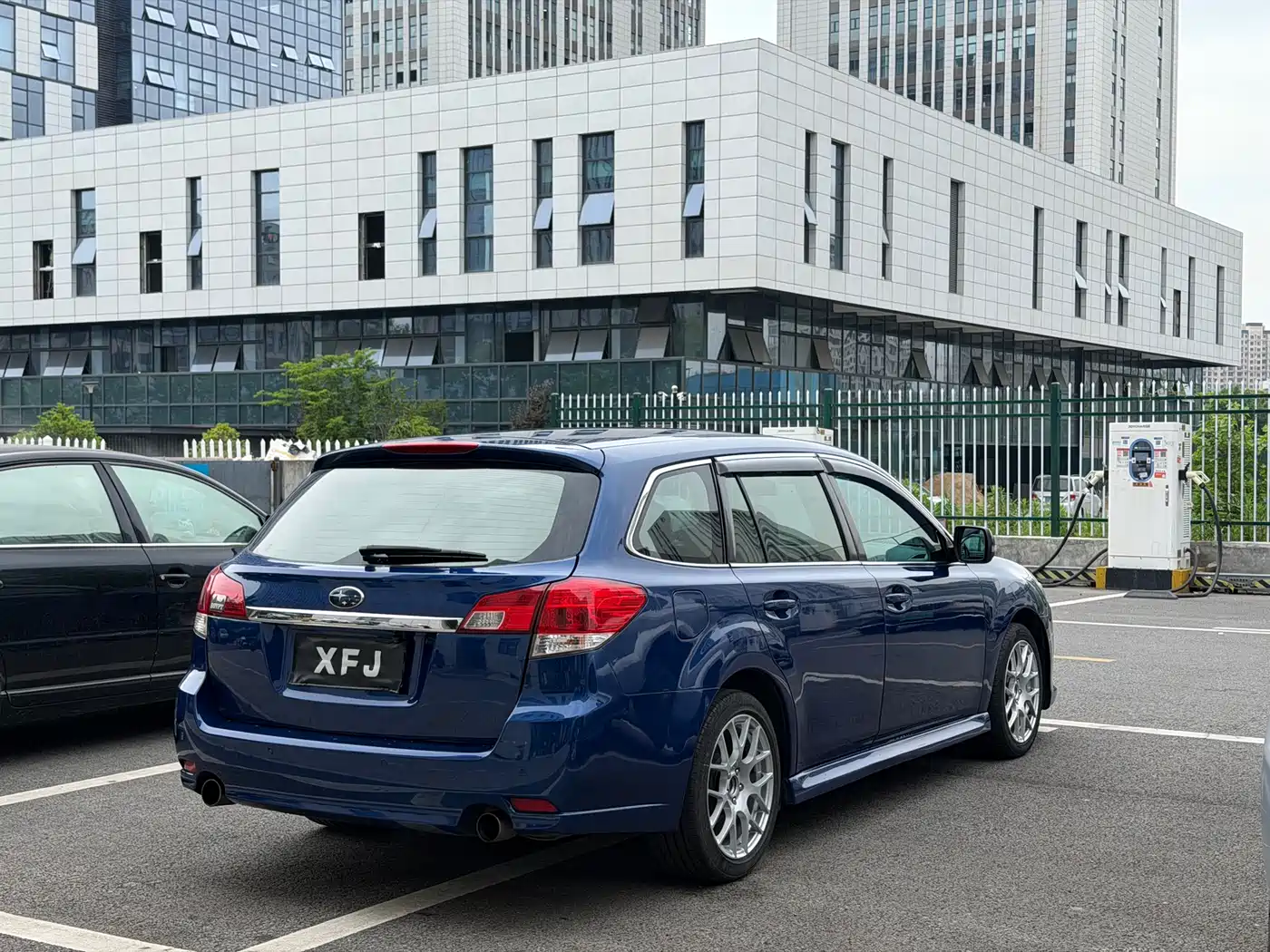 Subaru Legacy 2010 2.0i Luxury Wagon фото 10