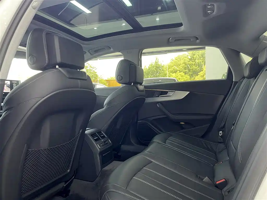 Audi A4L 2022 40 TFSI Luxury Dynamic фото 10