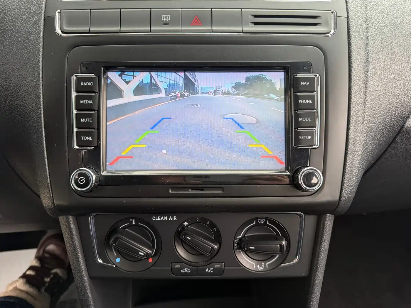 Volkswagen Polo 2016 1.6L Automatic Comfort фото 12