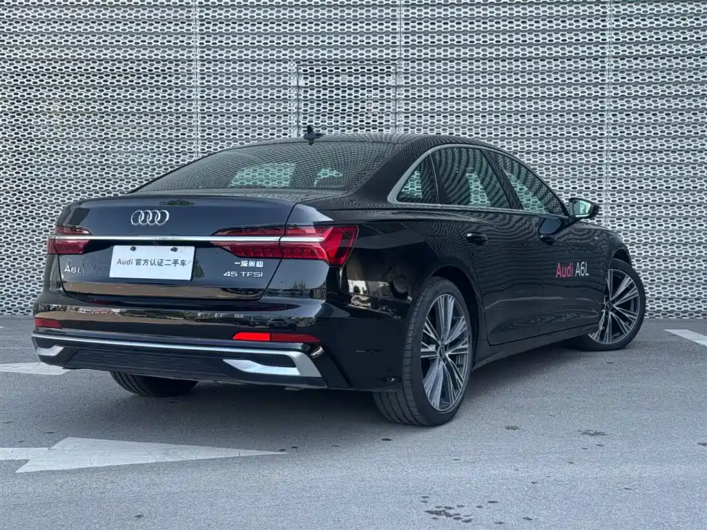 Audi A6L 2025 45 TFSI Premium Sport фото 2