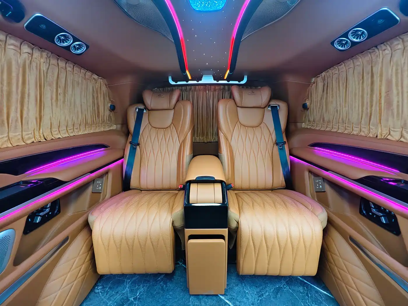 Mercedes-Benz Vito 2024 2.0T Business 8-Seater фото 25