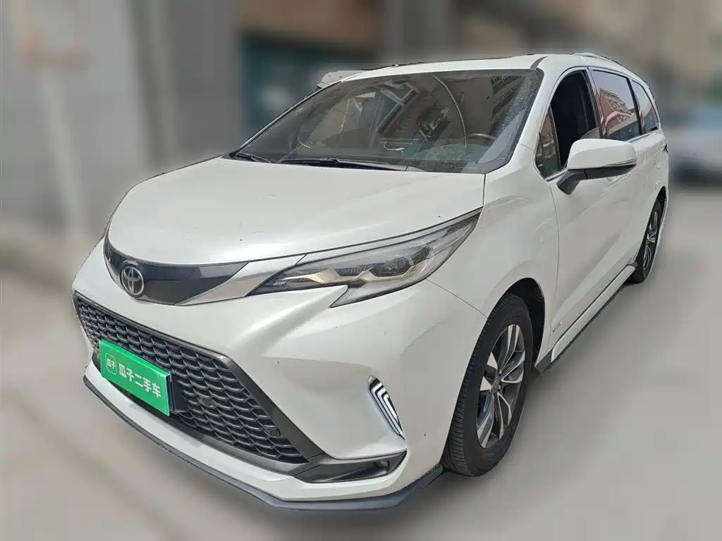 Toyota Granvia 2024 2.5L Hybrid Luxury