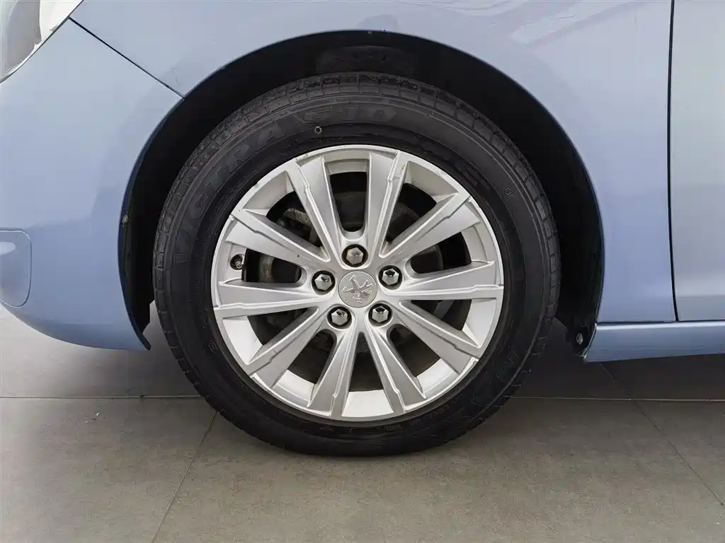 Peugeot 308S 2015 1.2T Auto Dynamic Edition фото 17