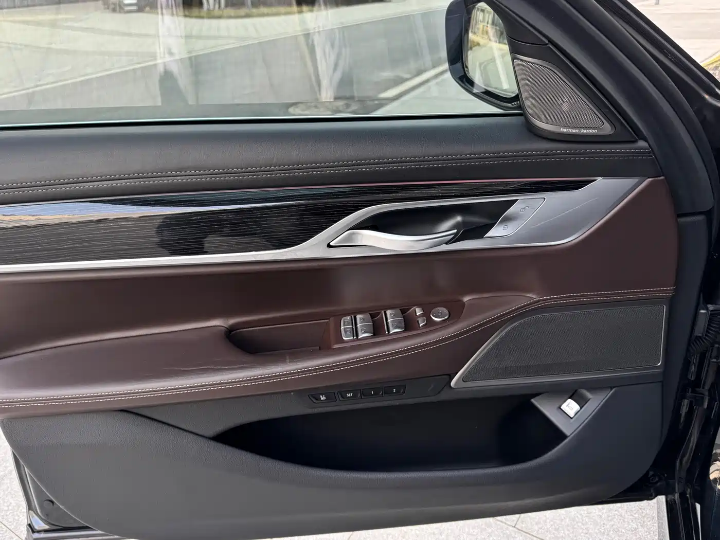 BMW 7 Series 2021 Model 730Li M Sport Package фото 6