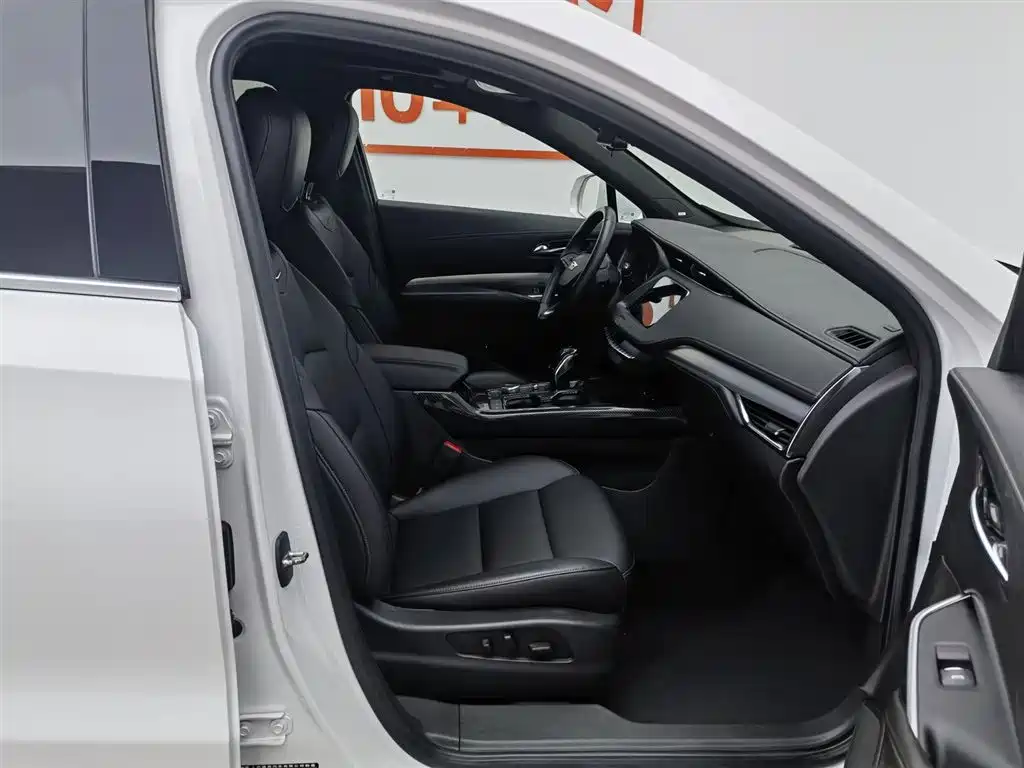 Cadillac XT4 2018 Model 28T 2WD Luxury фото 23