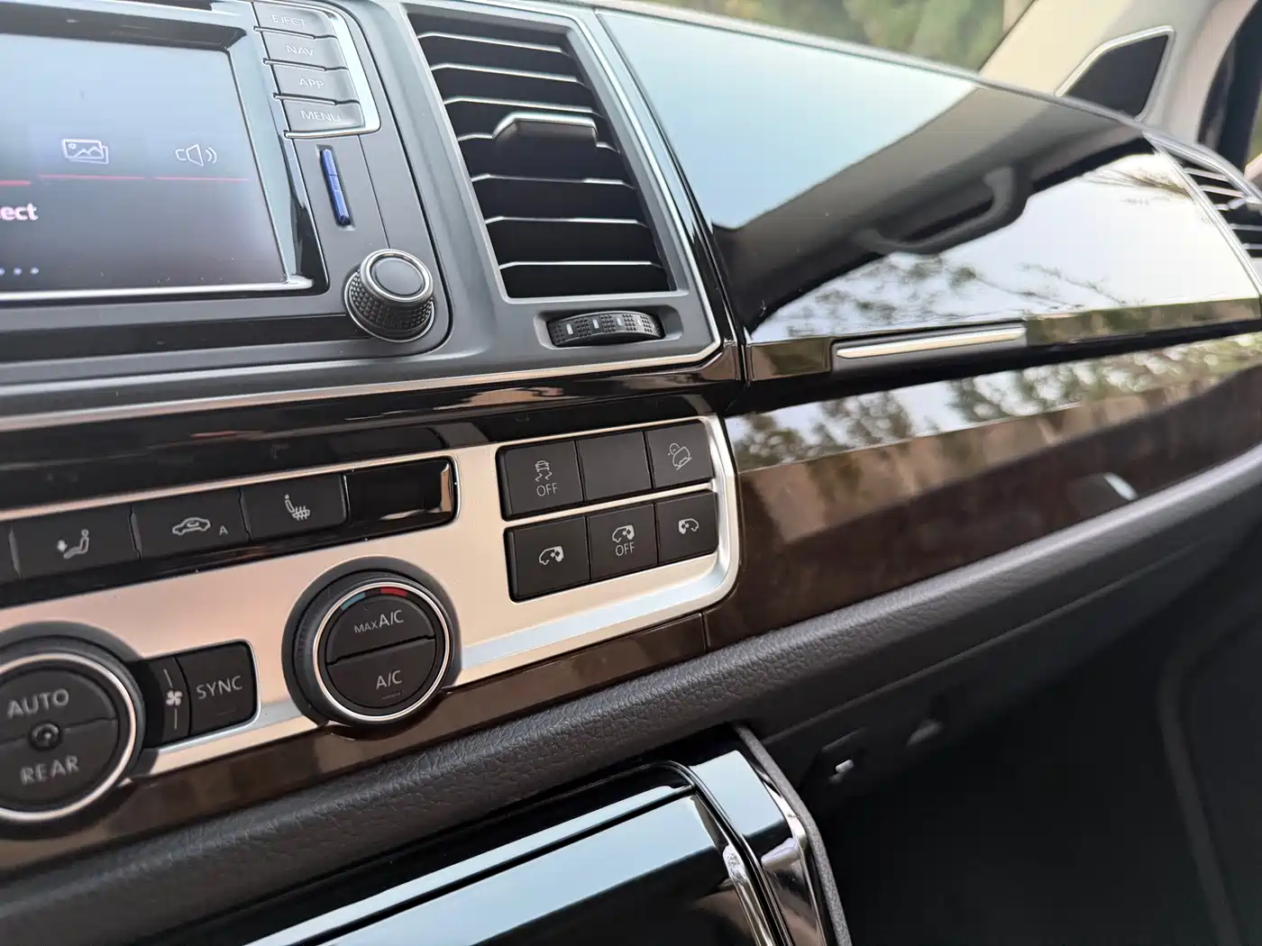 Volkswagen Multivan 2019 2.0TSI 4WD Premium 7-seater фото 15