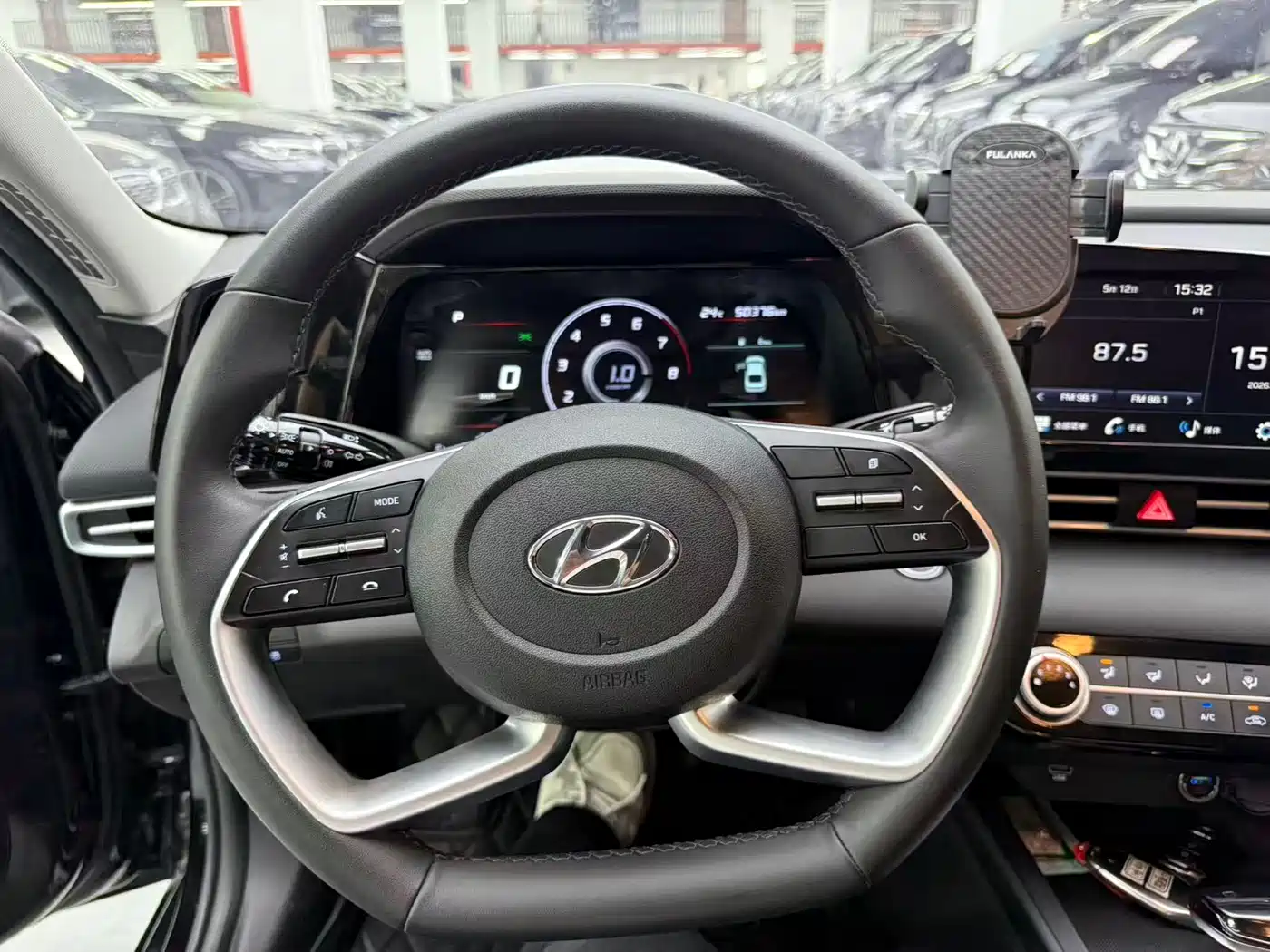 Hyundai Elantra 2023 1.5L CVT GLX Elite Edition фото 7