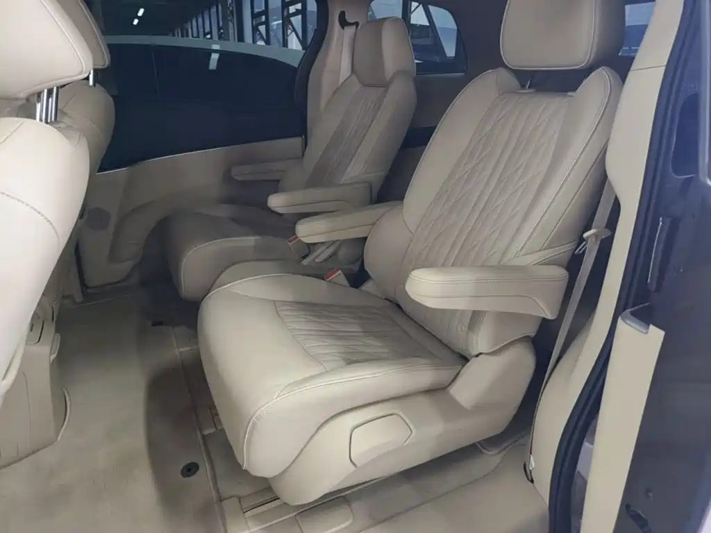 Фото 14 - Buick GL8