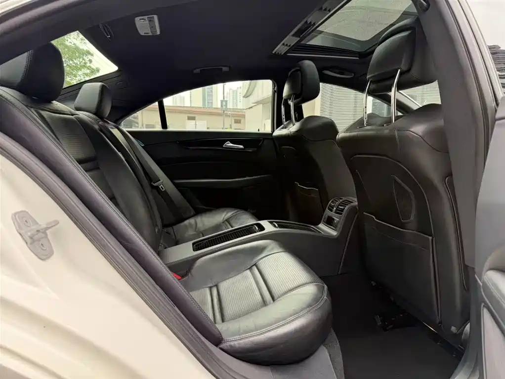 Mercedes-Benz CLS AMG 2015 AMG CLS 63 4MATIC фото 6