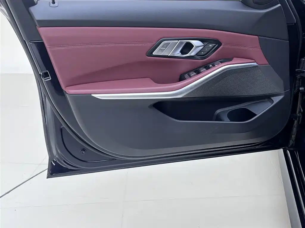 BMW 3 Series 2022 320Li M Sport Package фото 14