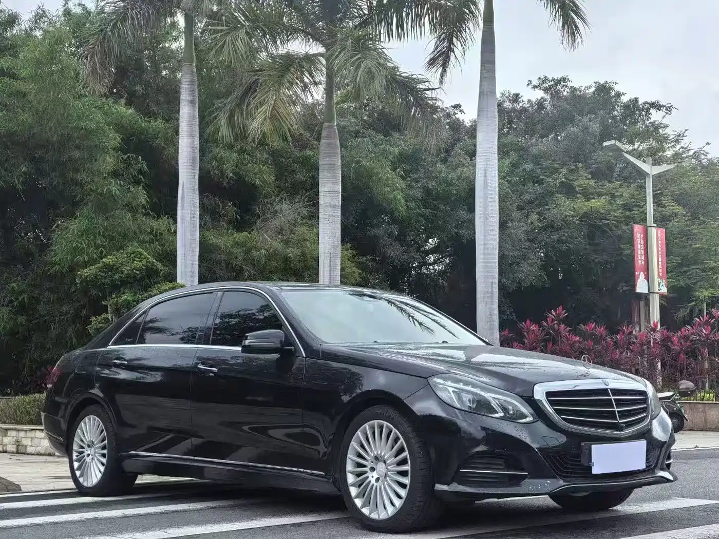 Mercedes-Benz E-Class 2014 E 300 L фото 3