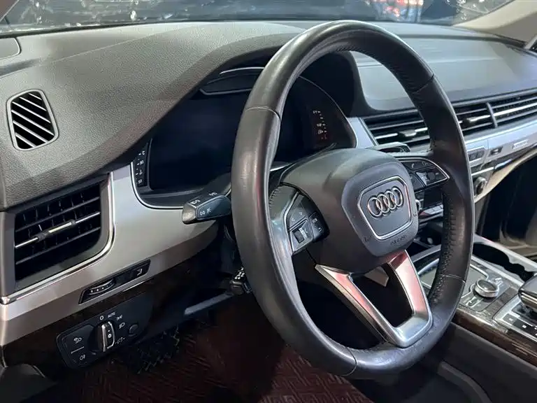 Audi Q7 2019 55 TFSI Technology фото 8