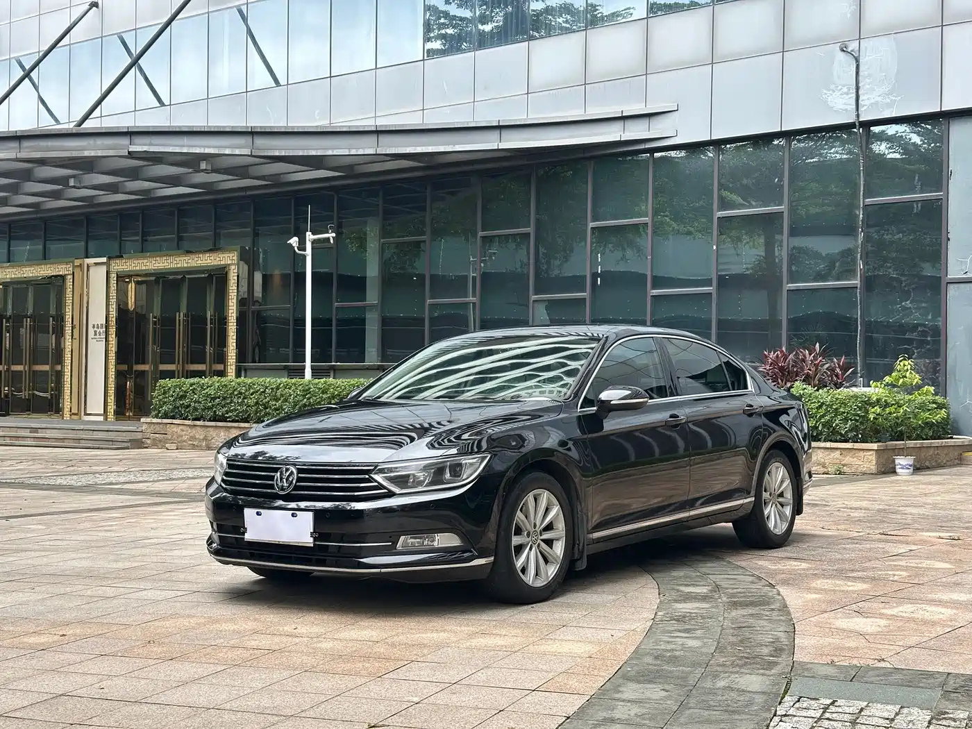 Фото 1 - Volkswagen Magotan