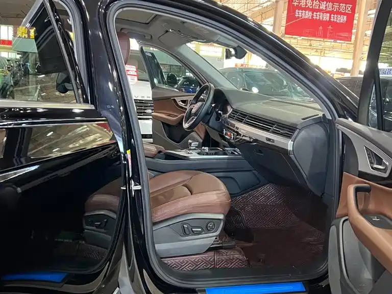 Audi Q7 2019 55 TFSI Technology фото 9