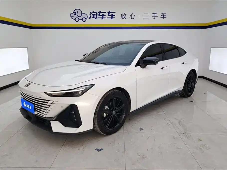 Changan UNI-V 2023 1.5T Luxury Edition