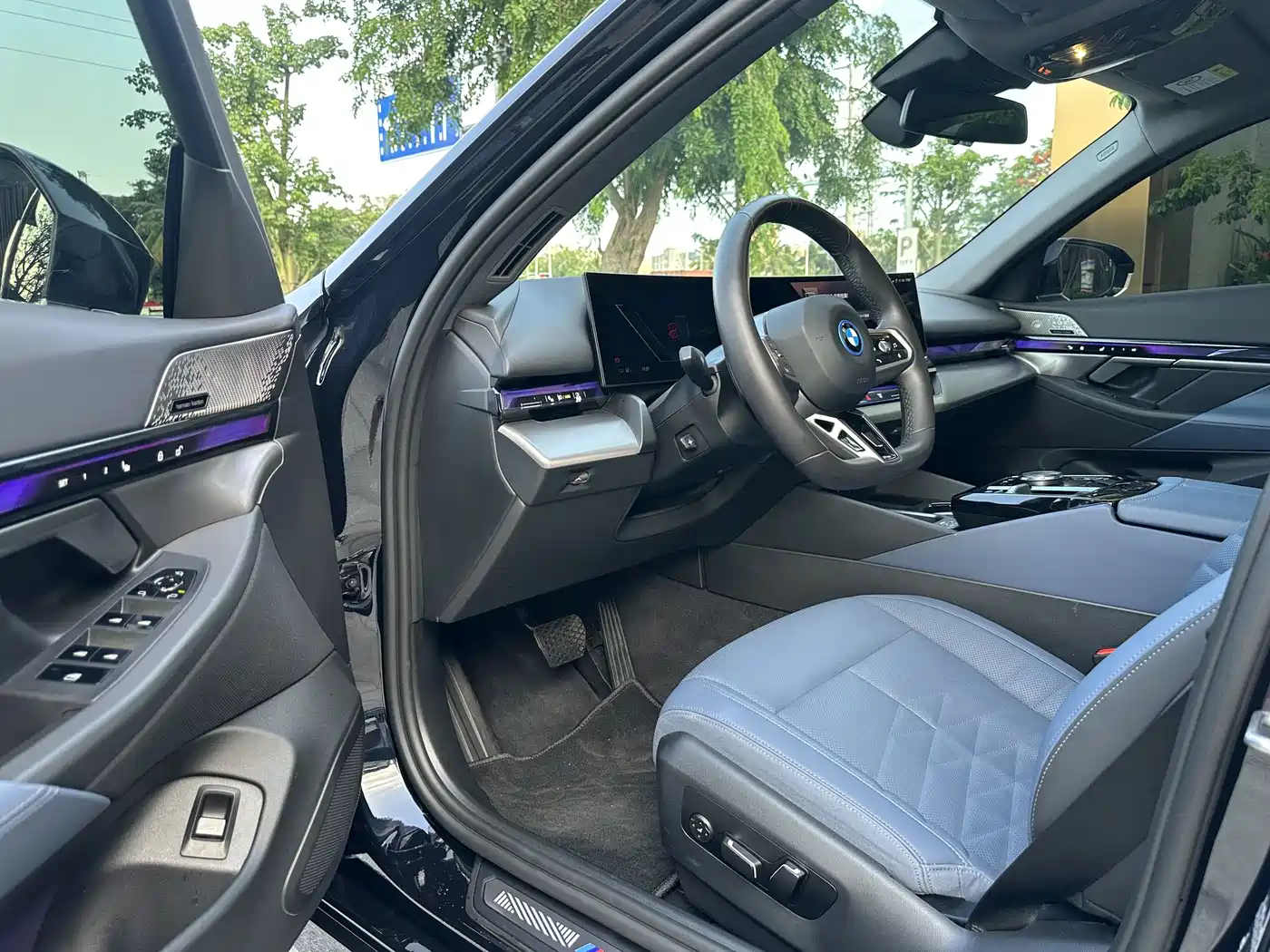 BMW i5 2024 eDrive 35L Premium Model M Sport Package фото 9