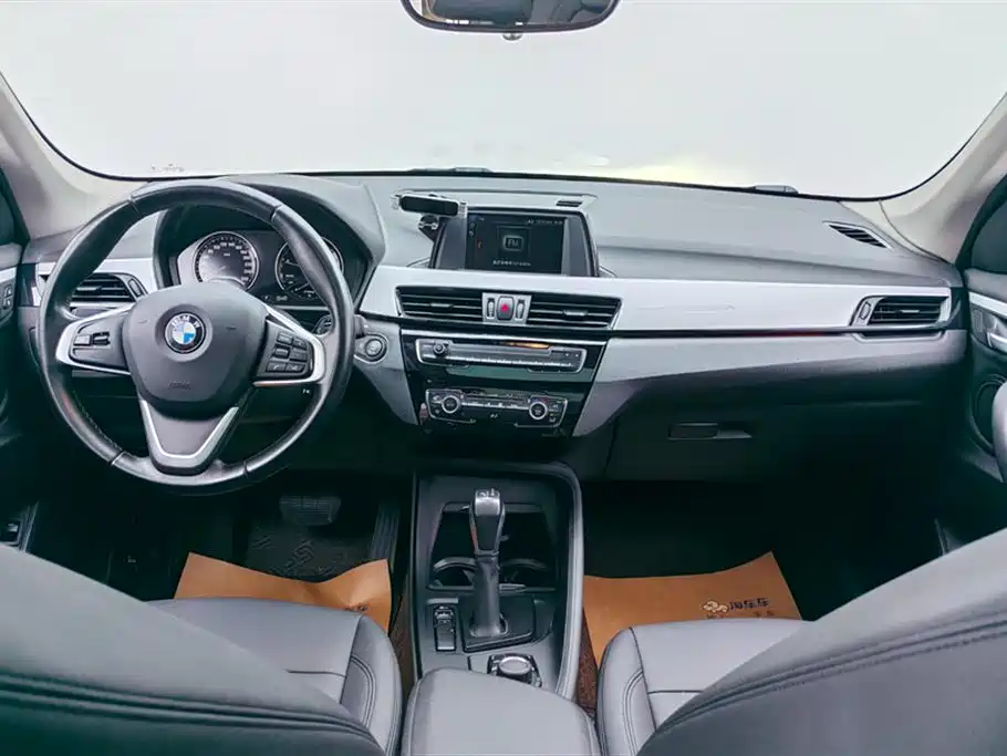 BMW X1 2019 sDrive18Li Fashion Model фото 12