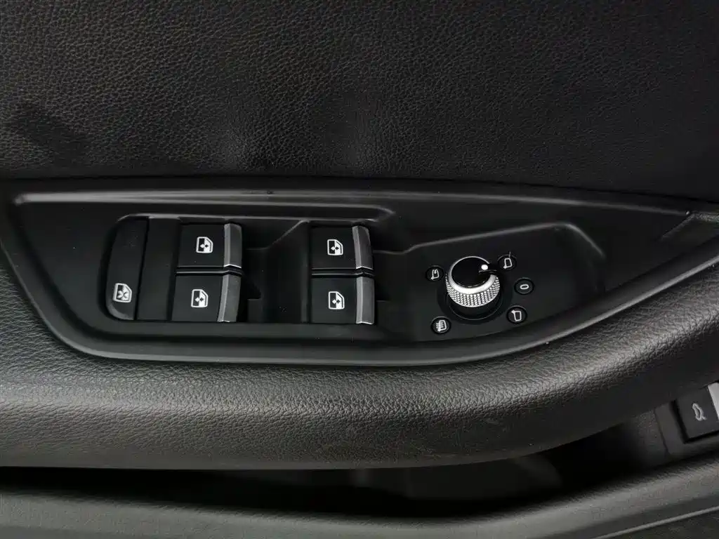 Audi A4L 2017 Plus 40 TFSI Progressive фото 9