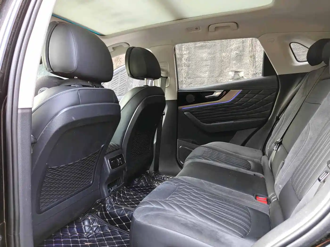 Hongqi HS5 2022 Facelift 2.0T Smart Flag Enjoyment Edition фото 17