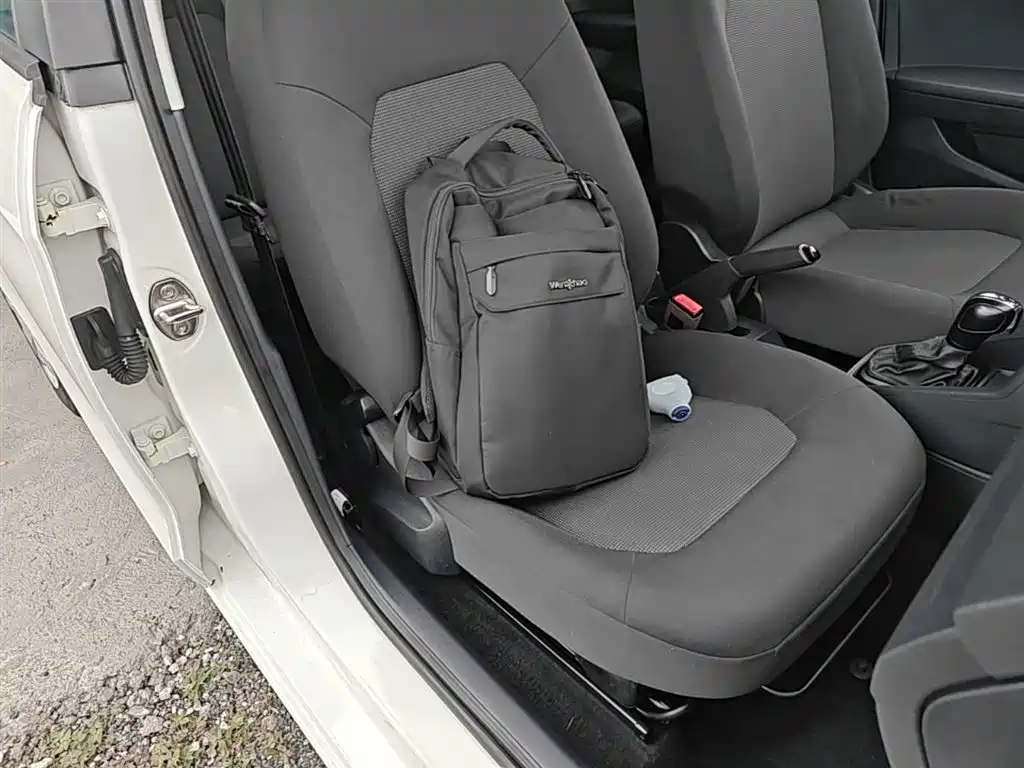 Volkswagen Jetta 2017 1.5L Automatic Fashion фото 25