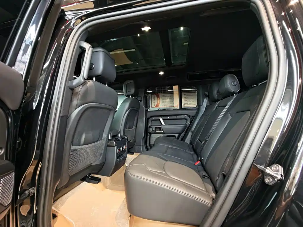 Land Rover Defender 2025 2024 110 5.0T V8