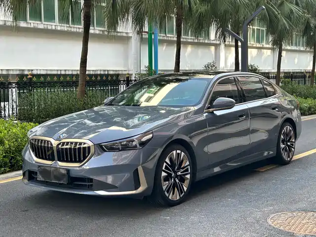 BMW 5 Series 2024