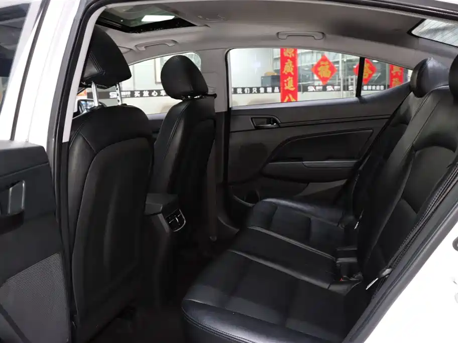 Hyundai Elantra 2016 Model 1.6L Automatic Smart Elite фото 11