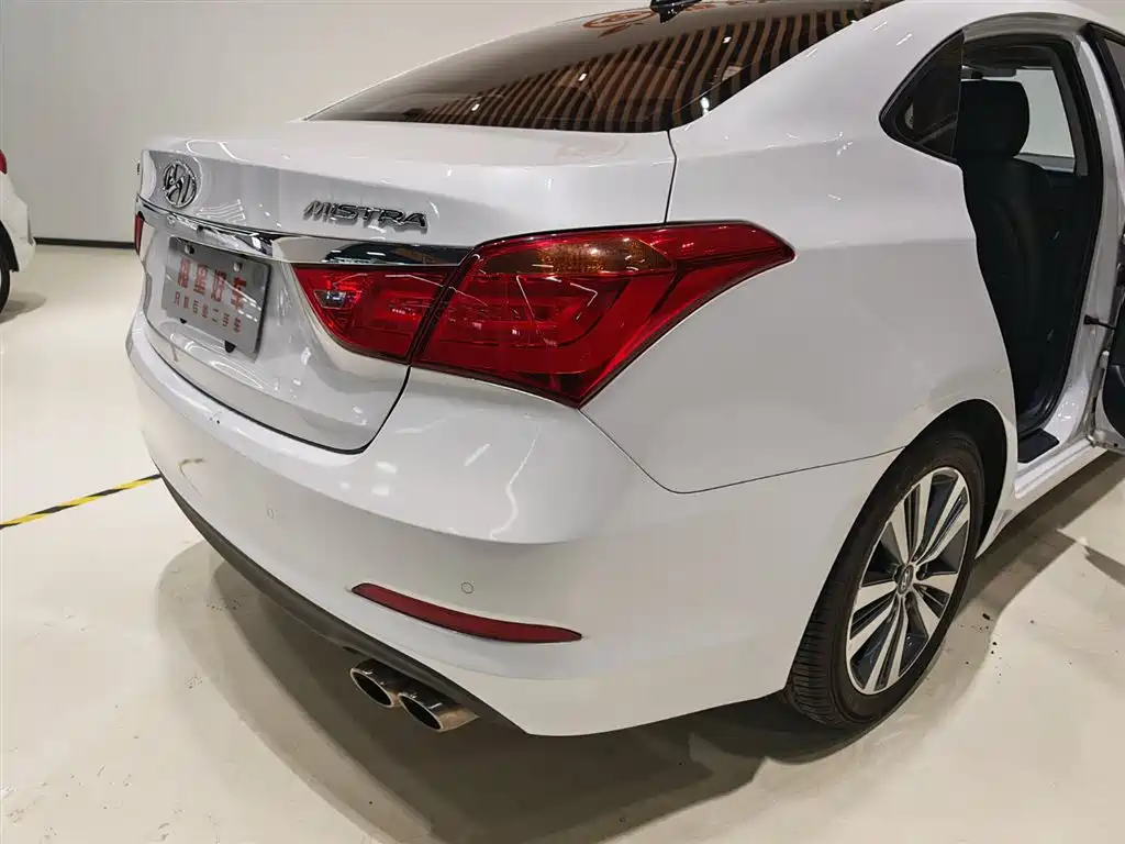 Hyundai Mistra 2016 1.8L Auto Premium DLX фото 6