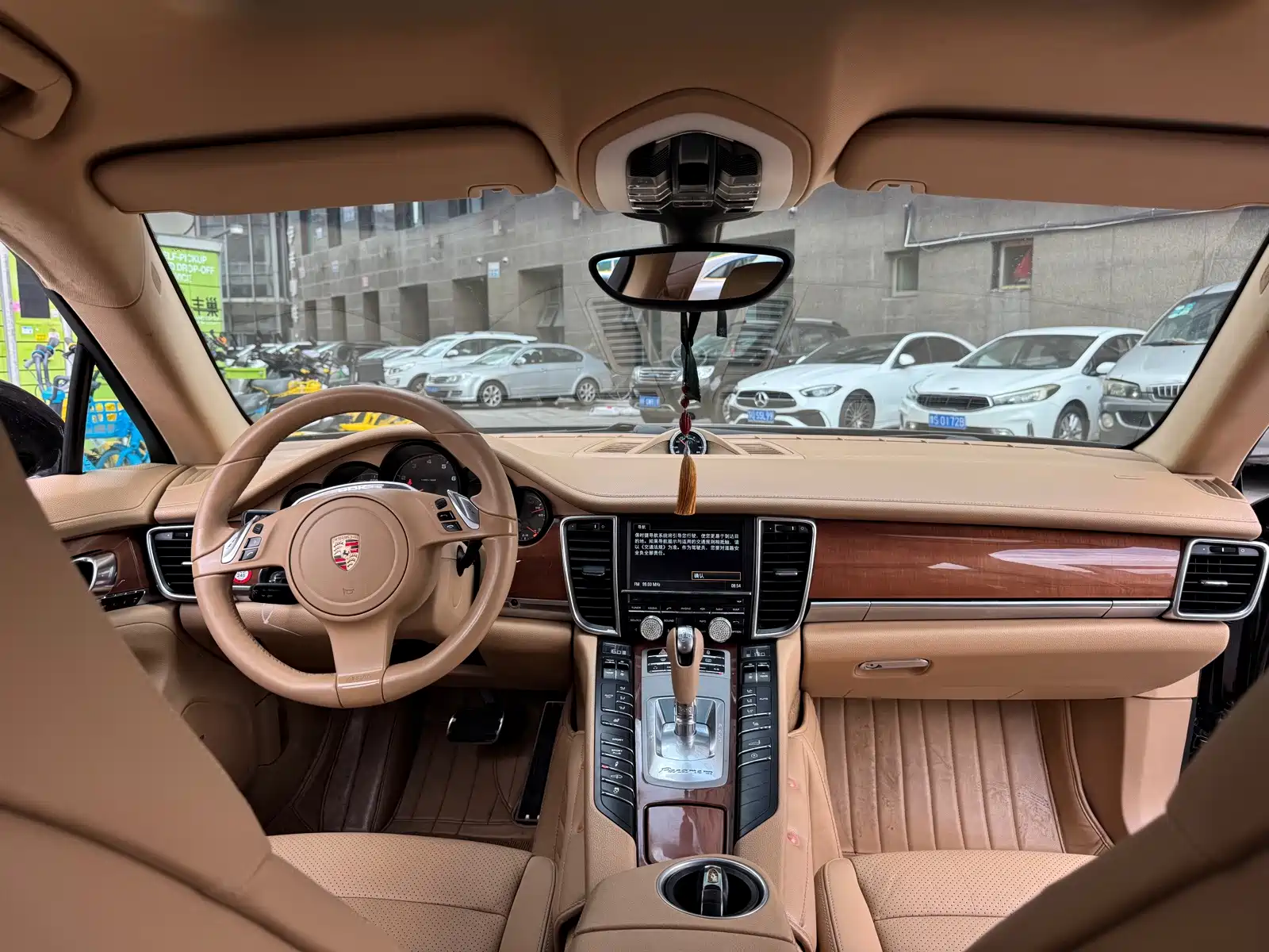 Photo 9 - Porsche Panamera
