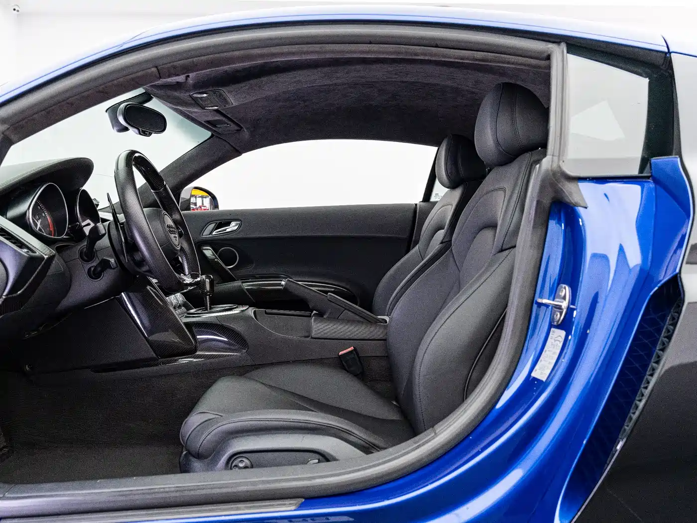 Audi R8 2010 5.2 FSI quattro фото 21