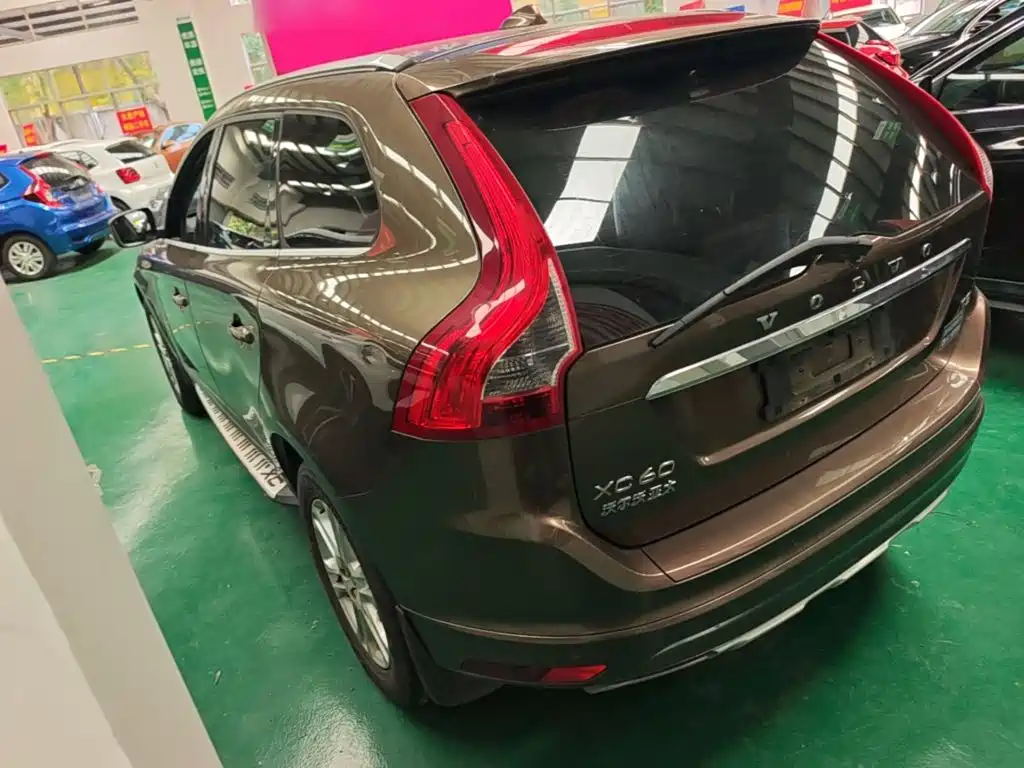 Фото 5 - Volvo XC60