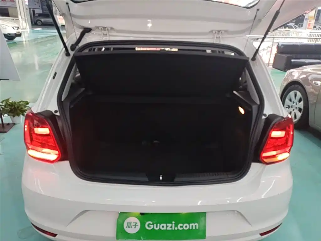 Volkswagen Polo 2016 1.4L Automatic Trend фото 19
