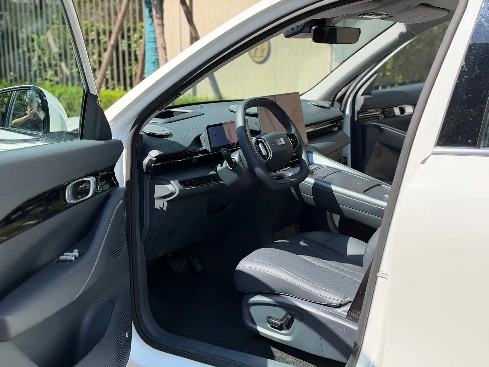 Фото 4 - Geely Galaxy Galaxy E5