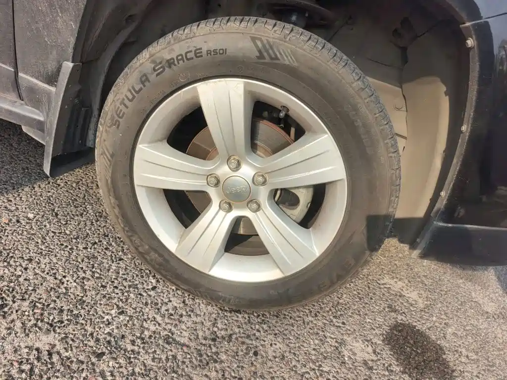 Jeep Compass (Import) 2015 2015 2.0L 2WD Sport