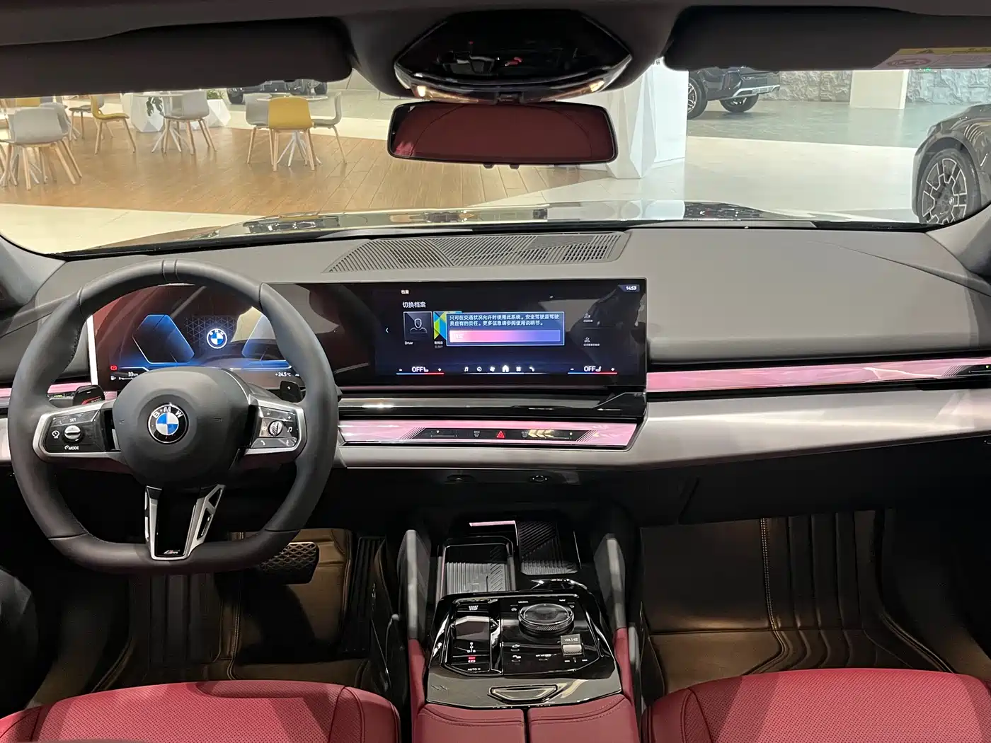 BMW 5 Series 2025 530Li xDrive M Sport Package фото 12