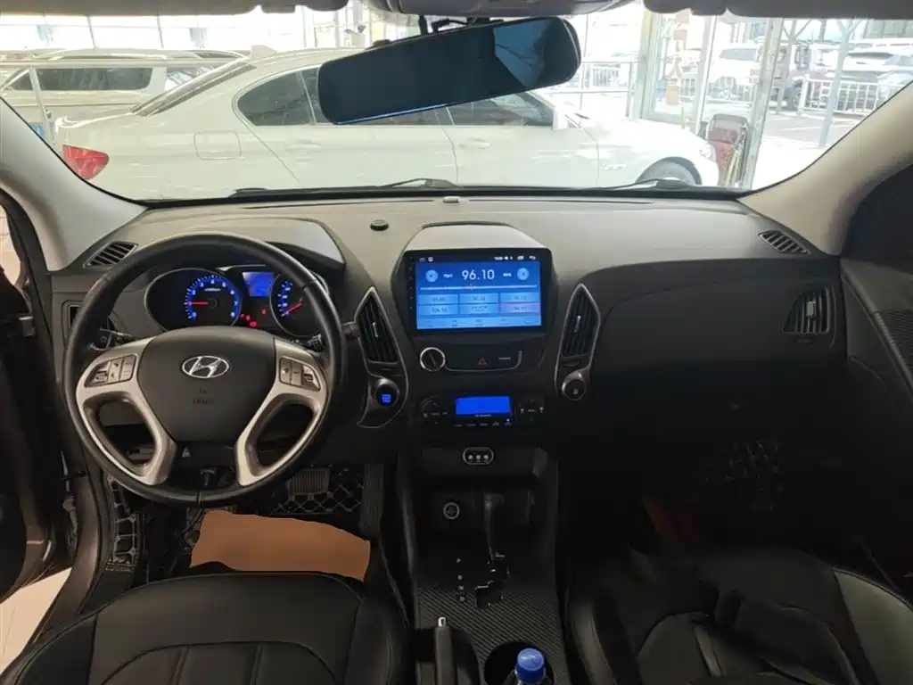 Hyundai Beijing Hyundai ix35 2013 2.0L Auto 2WD Smart GLS China IV фото 10